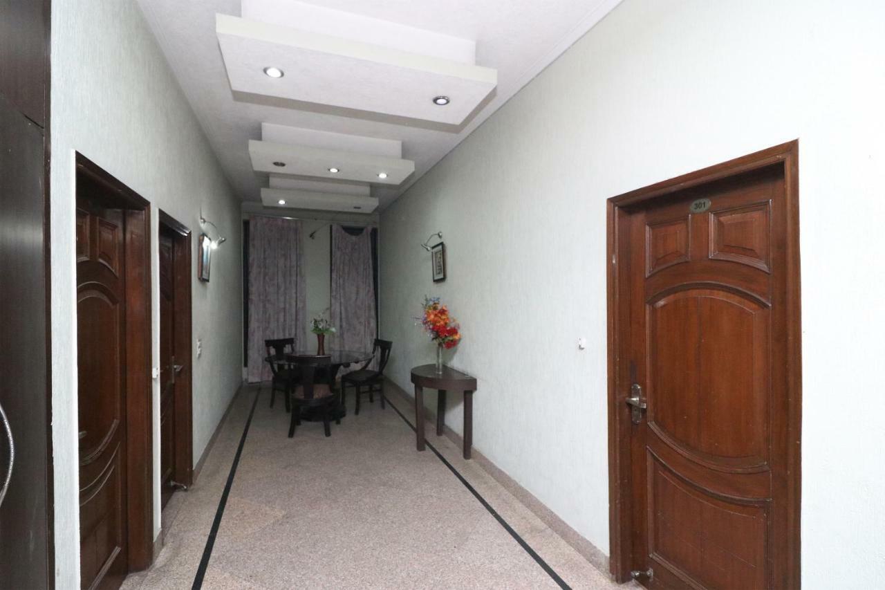 Oyo 24672 Bharat Guest House Делхи Екстериор снимка